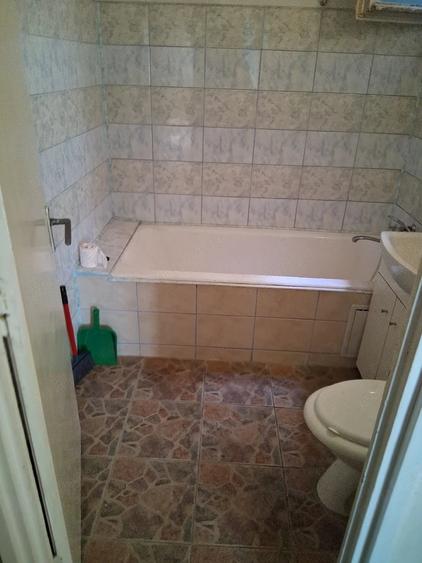 Apartament cu 2 camere decomandat în Victoriei