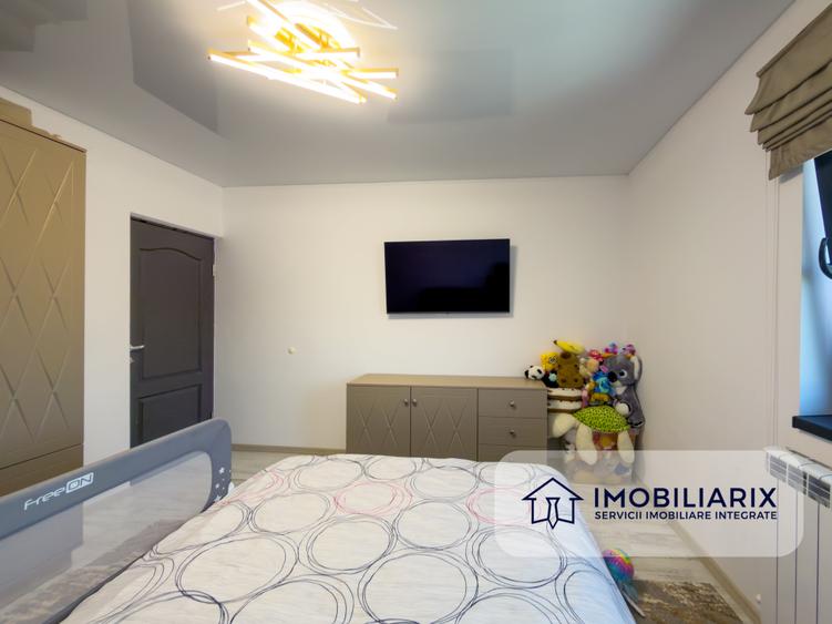 Casă individuală cu 4 camere cu Canalizare în Lumina