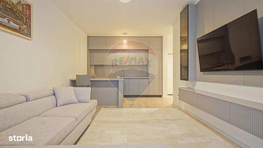 Apartament cu 3 camere, mobilat în Tractorul