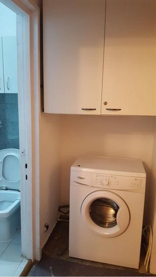 Apartament cu 3 camere semidecomandat în Podu Roș