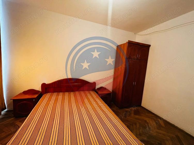 Apartament cu 4 camere decomandat în Central