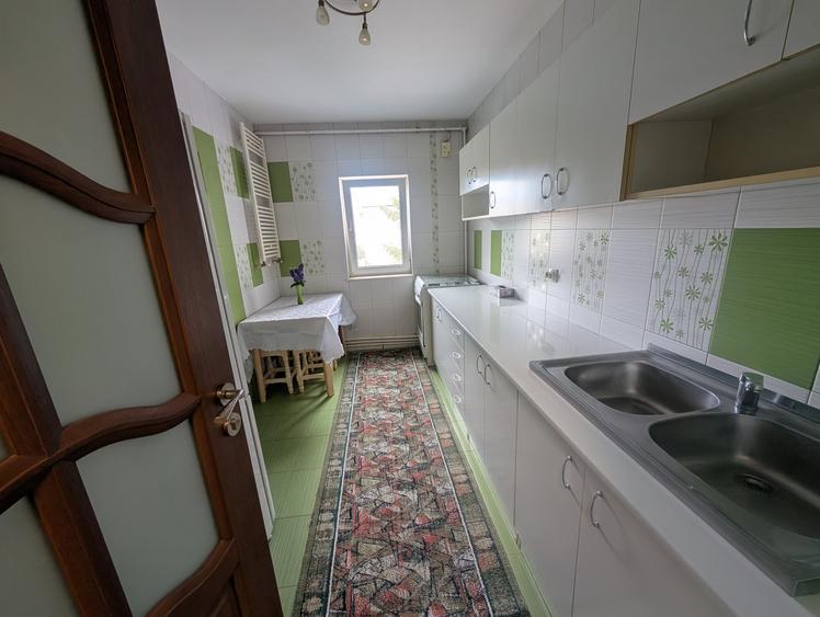 Apartament cu 2 camere decomandat, mobilat în Energiei