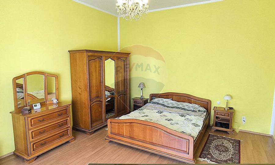 Apartament cu 3 camere semidecomandat în Central