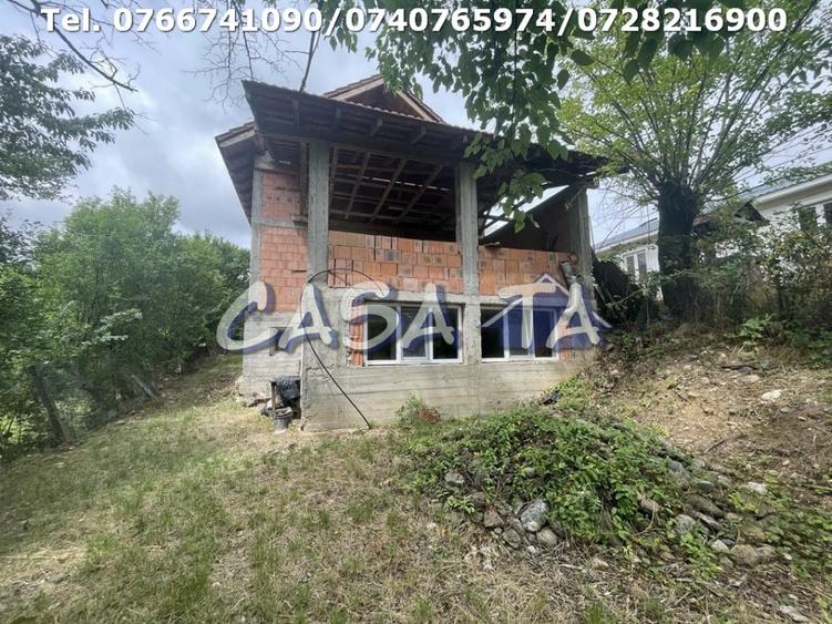 Casă individuală cu 3 camere cu Canalizare în Central