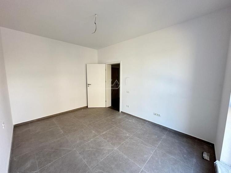 Apartament cu 2 camere decomandat în Girocului