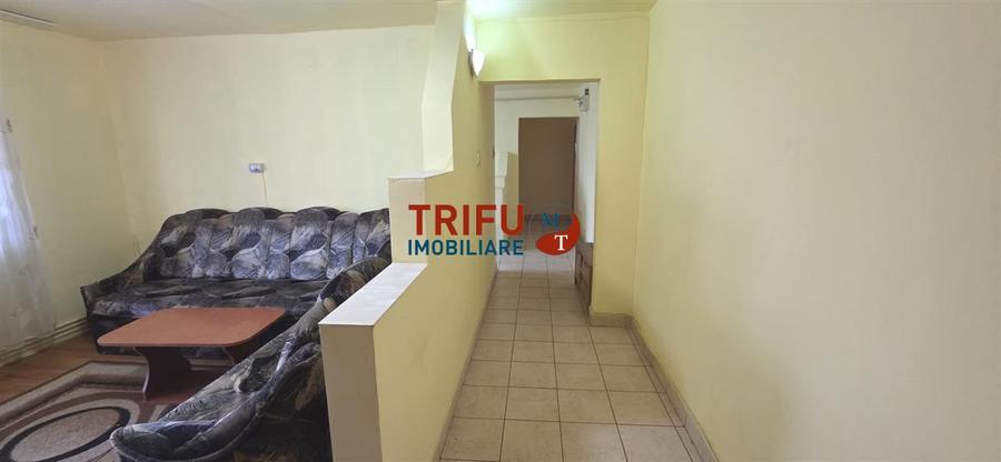 Apartament cu 3 camere decomandat, mobilat în Cetate