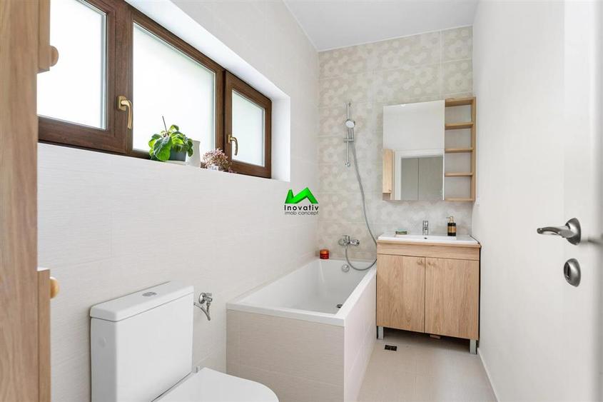 Casă individuală cu 6 camere cu Teren 1000 Mp în Exterior Est