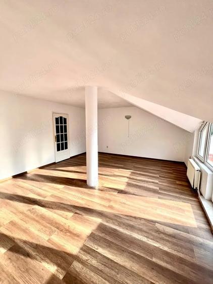 Casă cu 5 camere cu Teren 140 Mp în Lipovei