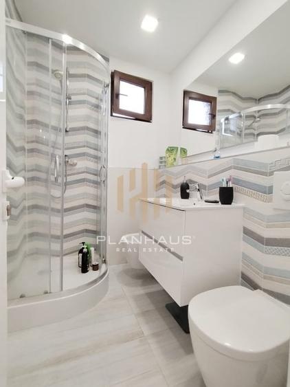 Apartament cu 4 camere semidecomandat, mobilat în Ultracentral