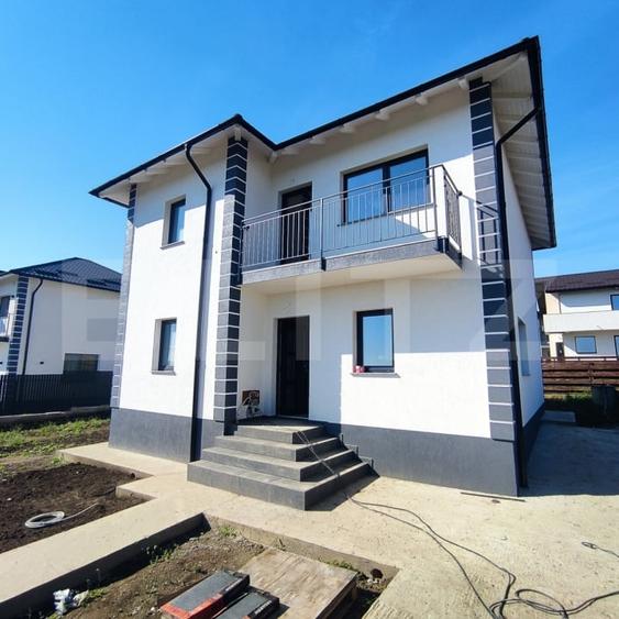 Casă individuală cu 4 camere cu Canalizare în Valea Adâncă
