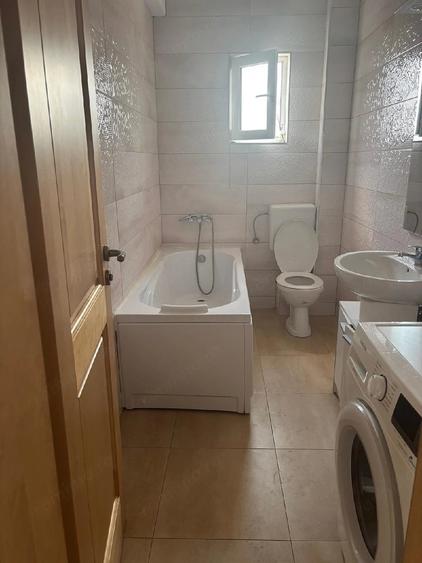 Apartament cu 3 camere decomandat în Chișoda