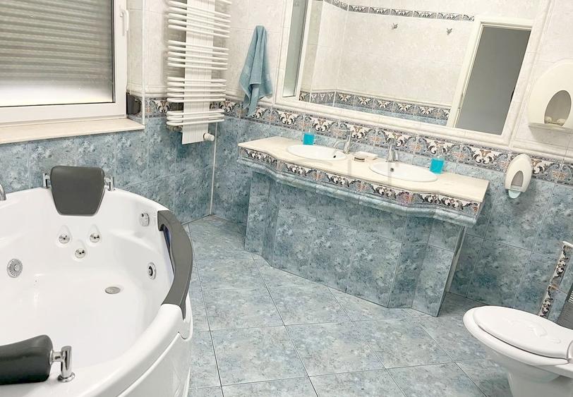 Casă individuală cu 7 camere cu Canalizare în Floreasca