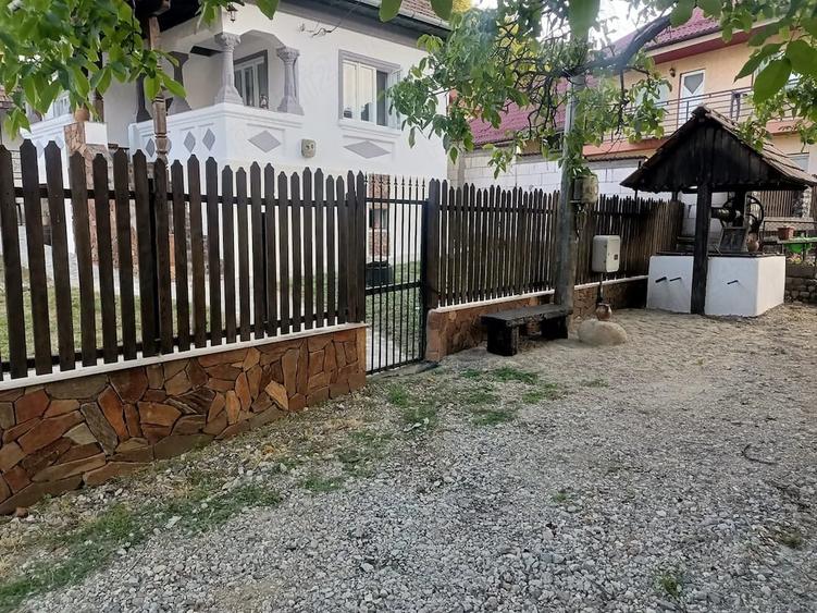 Casă cu Teren 2000 Mp în Central