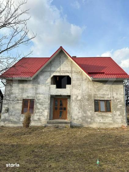 Casă cu 5 camere cu Teren 1000 Mp în Central