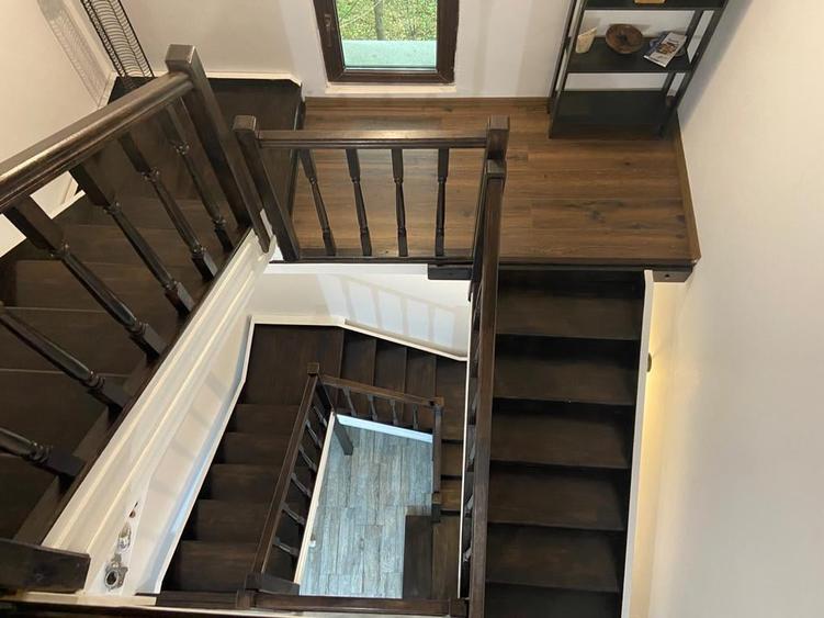 Casă individuală cu 12 camere cu Teren 3500 Mp în Exterior Vest