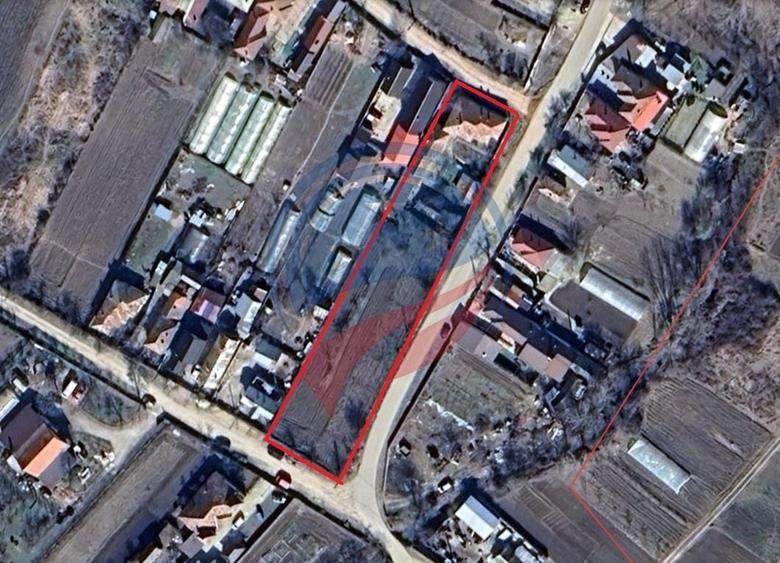 Casă individuală cu 3 camere cu Canalizare în Răcarii de Sus