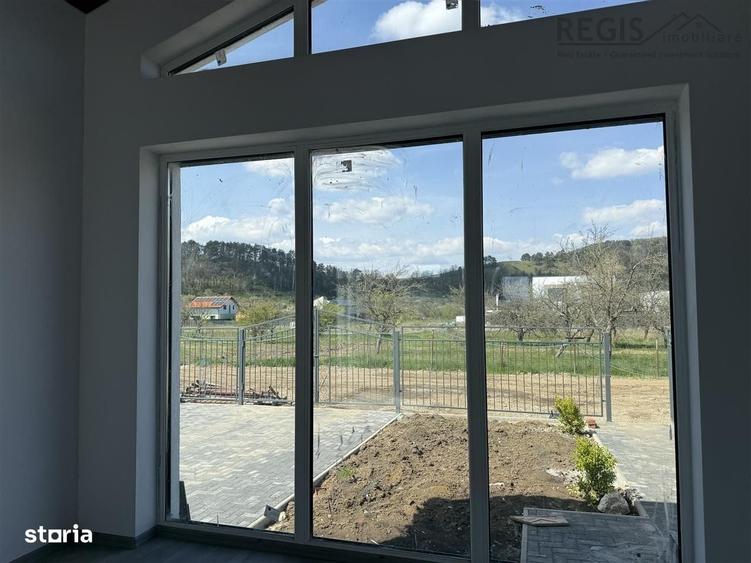 Casă cu 4 camere în Sânpetru