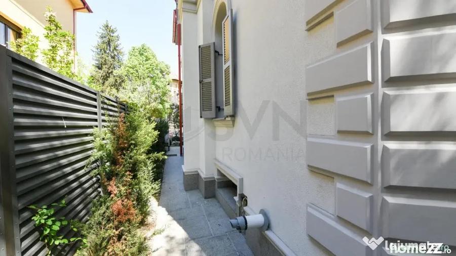 Casă cu 7 camere cu Teren 468 Mp în Cotroceni