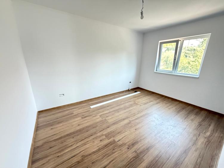 Casă individuală cu 4 camere cu Teren 400 Mp în Mărgineni
