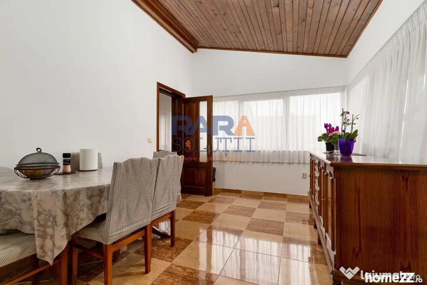 Casă cu 4 camere cu Teren 1366 Mp în Central
