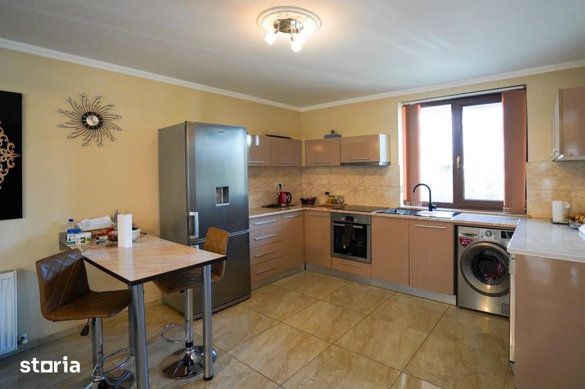 Casă cu 4 camere cu Teren 490 Mp în Centura