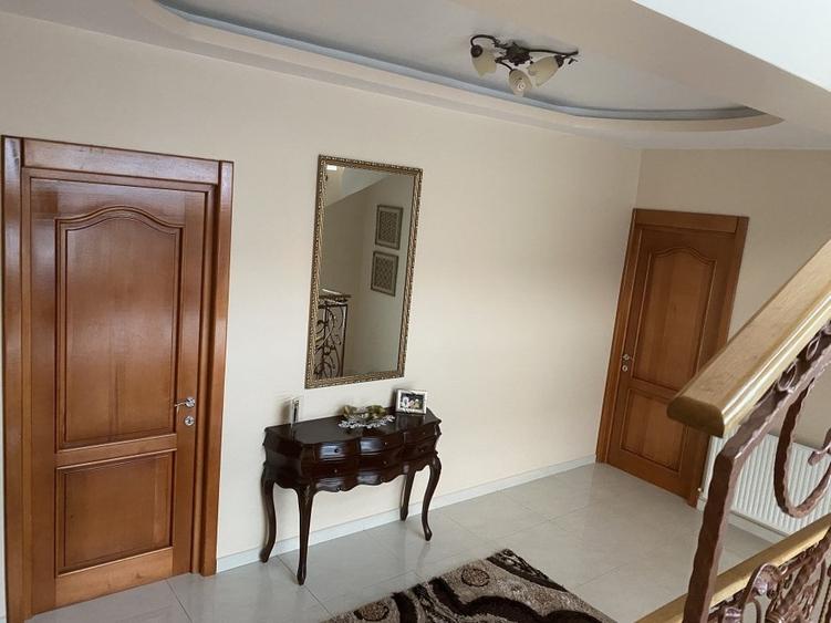 Casă individuală cu 5 camere cu Canalizare în Energia