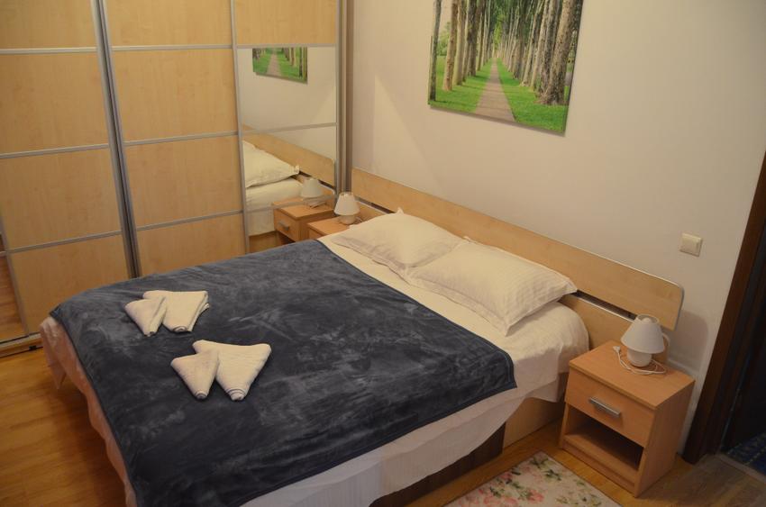 Casă individuală cu 5 camere cu Teren 500 Mp în Central