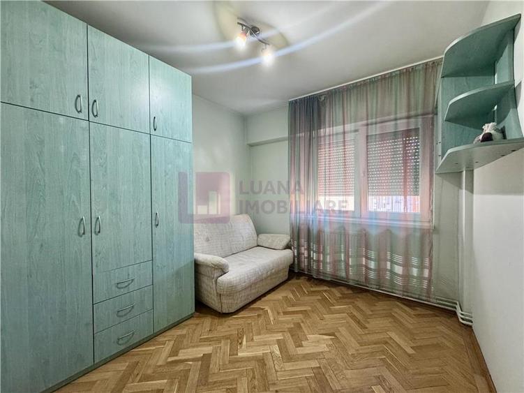 Apartament cu 3 camere decomandat, mobilat în Aeroport