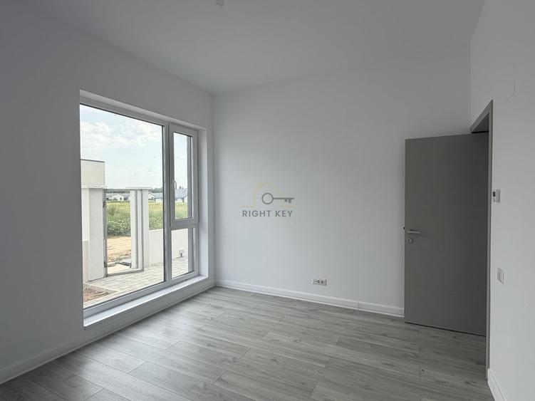 Casă individuală cu 4 camere cu Teren 450 Mp în Domnești