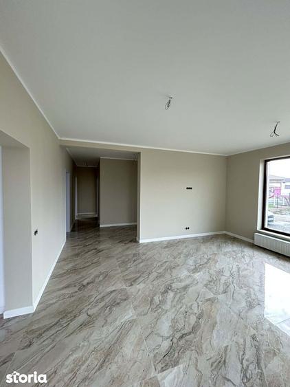 Casă cu 4 camere cu Teren 476 Mp în Central