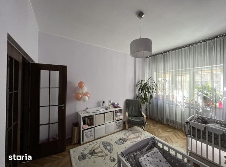 Apartament cu 3 camere în Calea Victoriei
