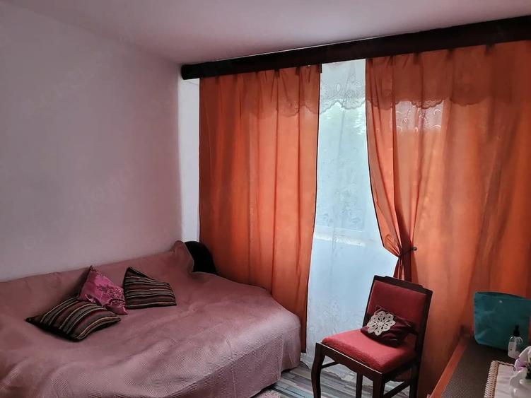 Apartament cu 3 camere semidecomandat în Ultracentral