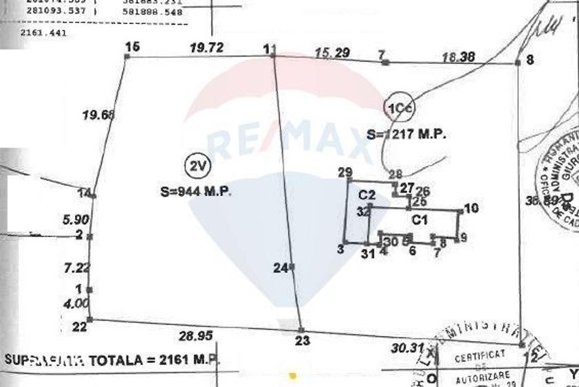Casă cu 3 camere cu Teren 2200 Mp în Băneasa