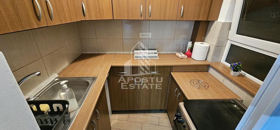 Apartament cu 2 camere nedecomandat, mobilat în Intim