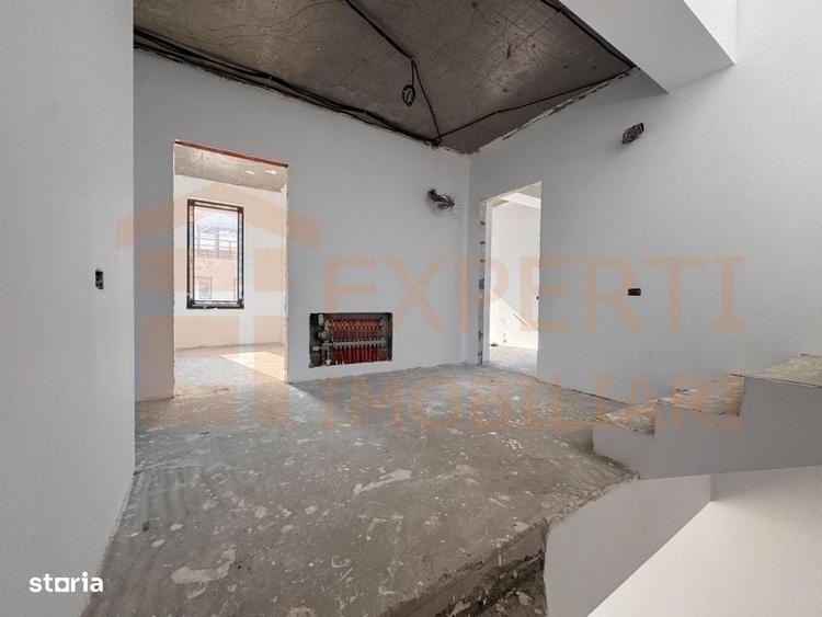 Casă cu 4 camere cu Teren 214 Mp în Palazu Mare