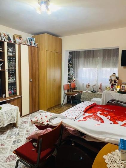 Garsonieră decomandată în Buziașului