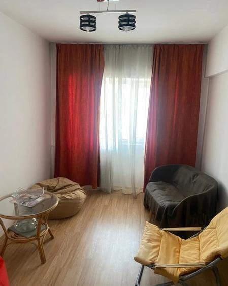 Apartament cu 3 camere decomandat, mobilat în Pantelimon