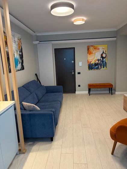 Apartament cu 3 camere semidecomandat, mobilat în Năvodari