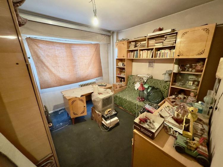 Apartament cu 3 camere decomandat în Uverturii