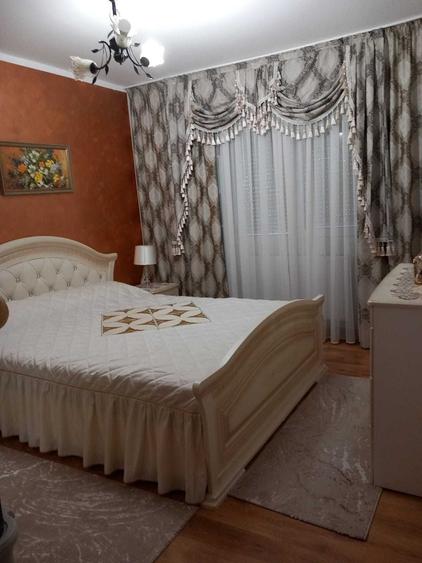 Apartament cu 4 camere decomandat în Central