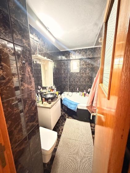 Apartament cu 3 camere decomandat, mobilat în Calea Călărașilor