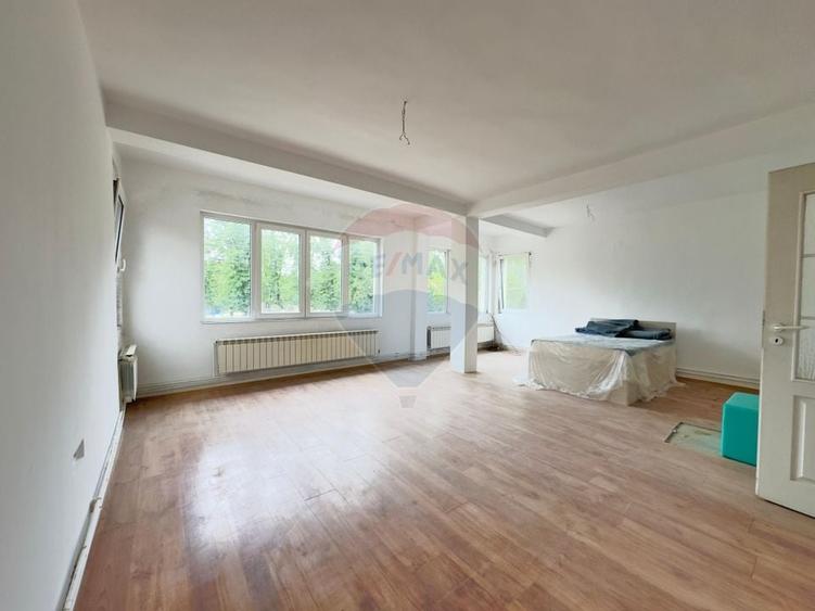 Casă individuală cu 3 camere cu Teren 60 Mp în Central