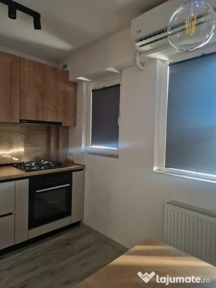 Garsonieră decomandată în Central