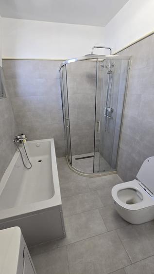 Apartament cu 3 camere decomandat, mobilat în Băneasa