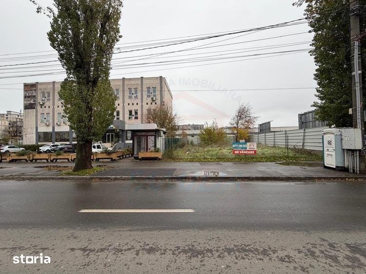 Teren de 300 mp, în Micro 21