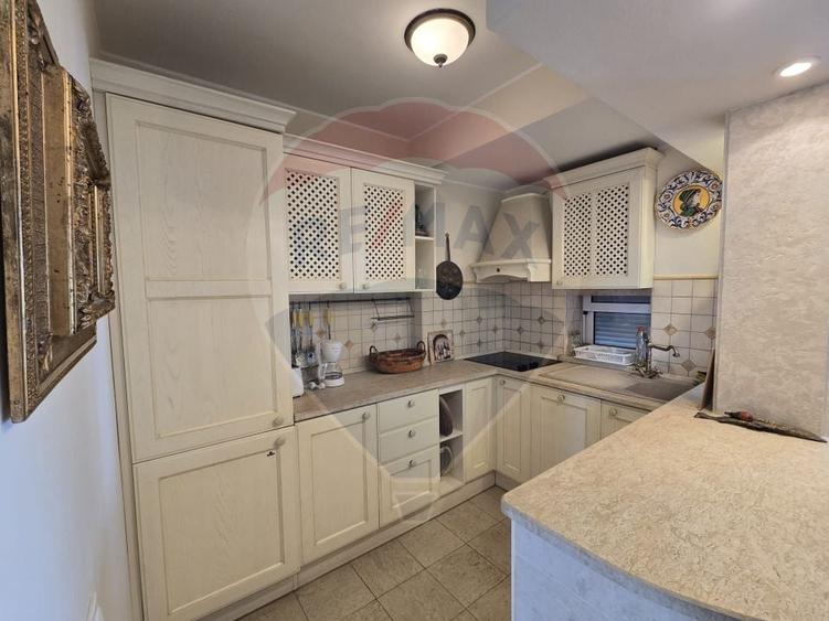 Apartament cu 4 camere decomandat, mobilat în Nord