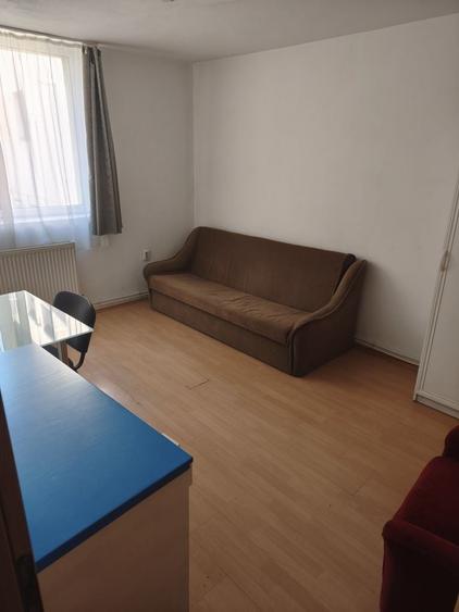 Apartament cu 2 camere decomandat în Exterior Vest