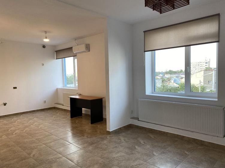 Spațiu comercial, de 40 mp, în Central