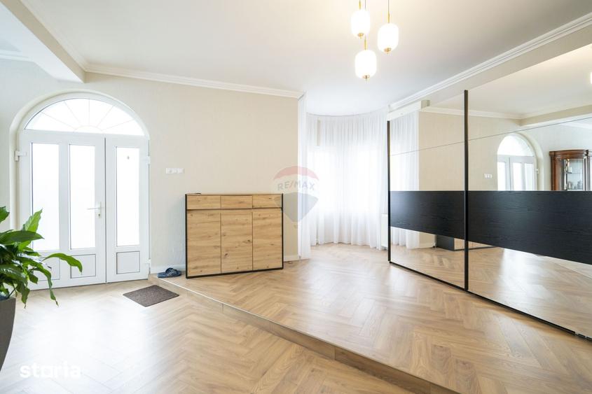 Casă cu 5 camere cu Teren 1880 Mp în Iorga