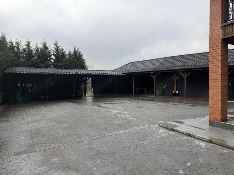 Casă cu 2 camere cu Piscina în Central
